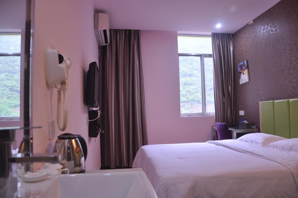Yangshuo Harbour View Hotel Exterior photo