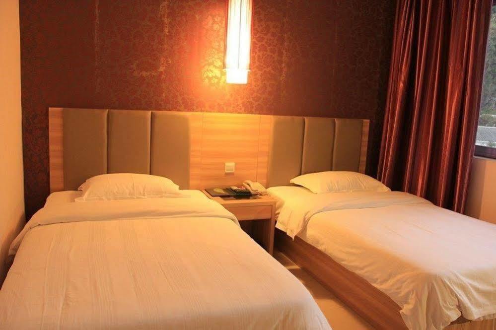 Yangshuo Harbour View Hotel Exterior photo