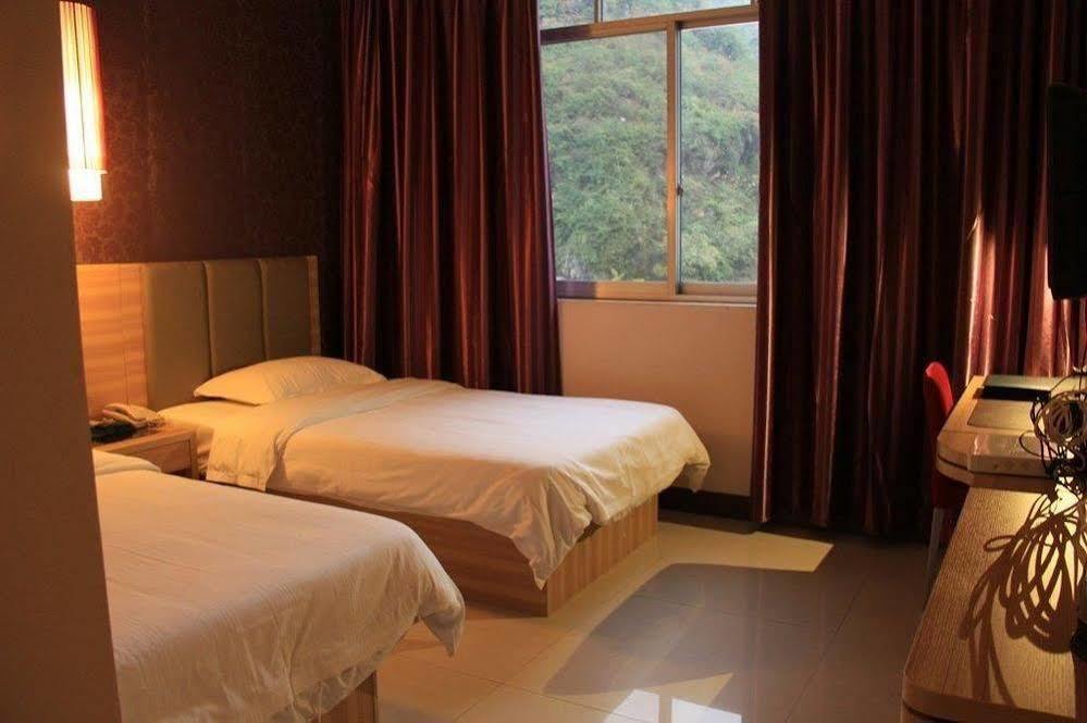Yangshuo Harbour View Hotel Exterior photo